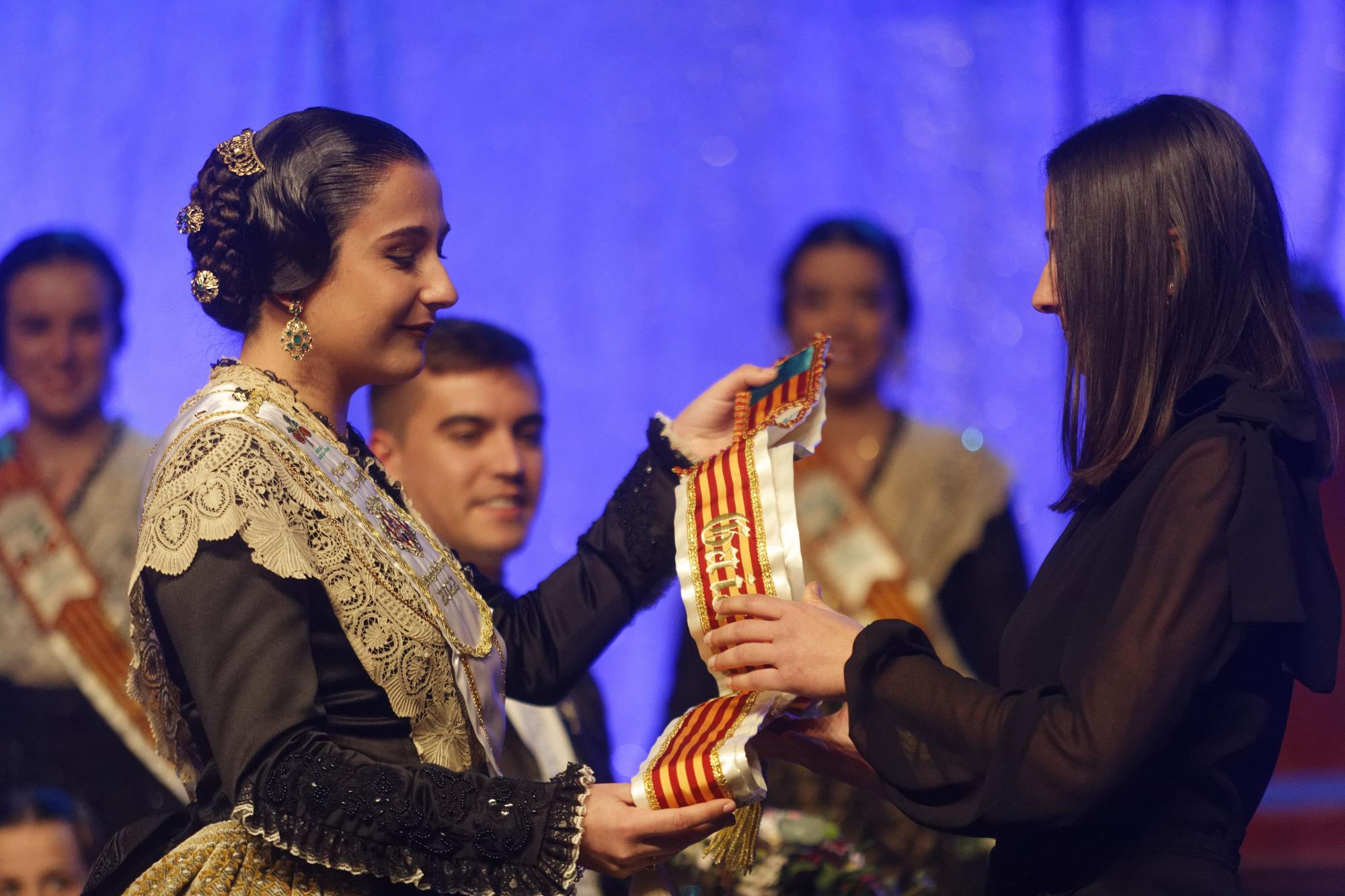 Diana y Lidón suben al trono de Brancal de la Ciutat al son de música y tradición