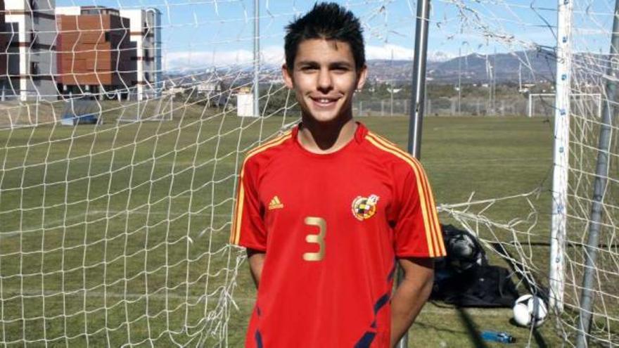 Pepe Sellés, ayer en Las Rozas, antes del entrenamiento con la selección española sub&#039;19.