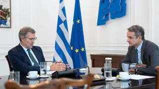 Feijóo exige en Grecia una alianza contra la inmigración irregular y acusa a Sánchez de aumentar las entradas ilegales