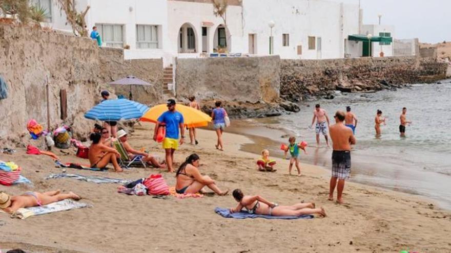 Reportaje de verano en la Playa del Cabron en Arinaga