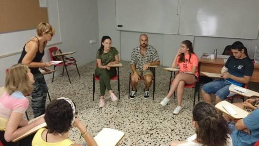 Cruz Roja forma a voluntarios de Alzira y Algemesí en educación emocional