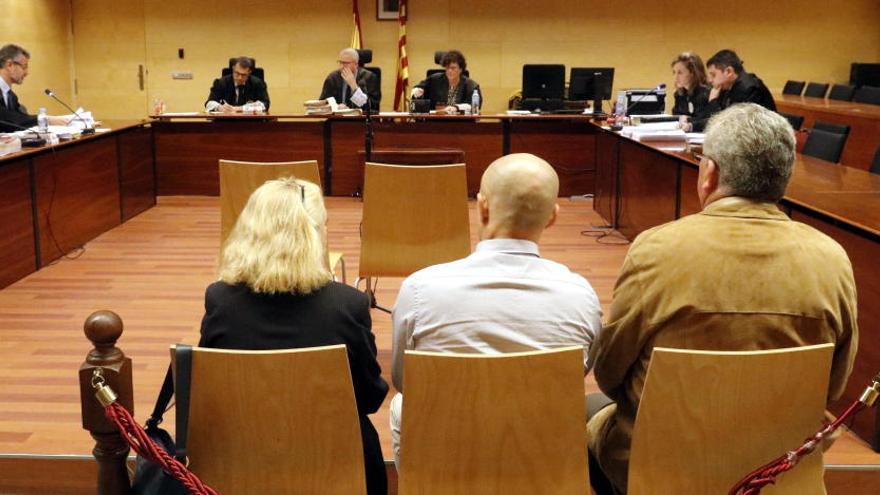 Els tres acusats per prevaricació urbanística a l&#039;Ajuntament de Pont de Molins, durant el judici a l&#039;Audiència de Girona