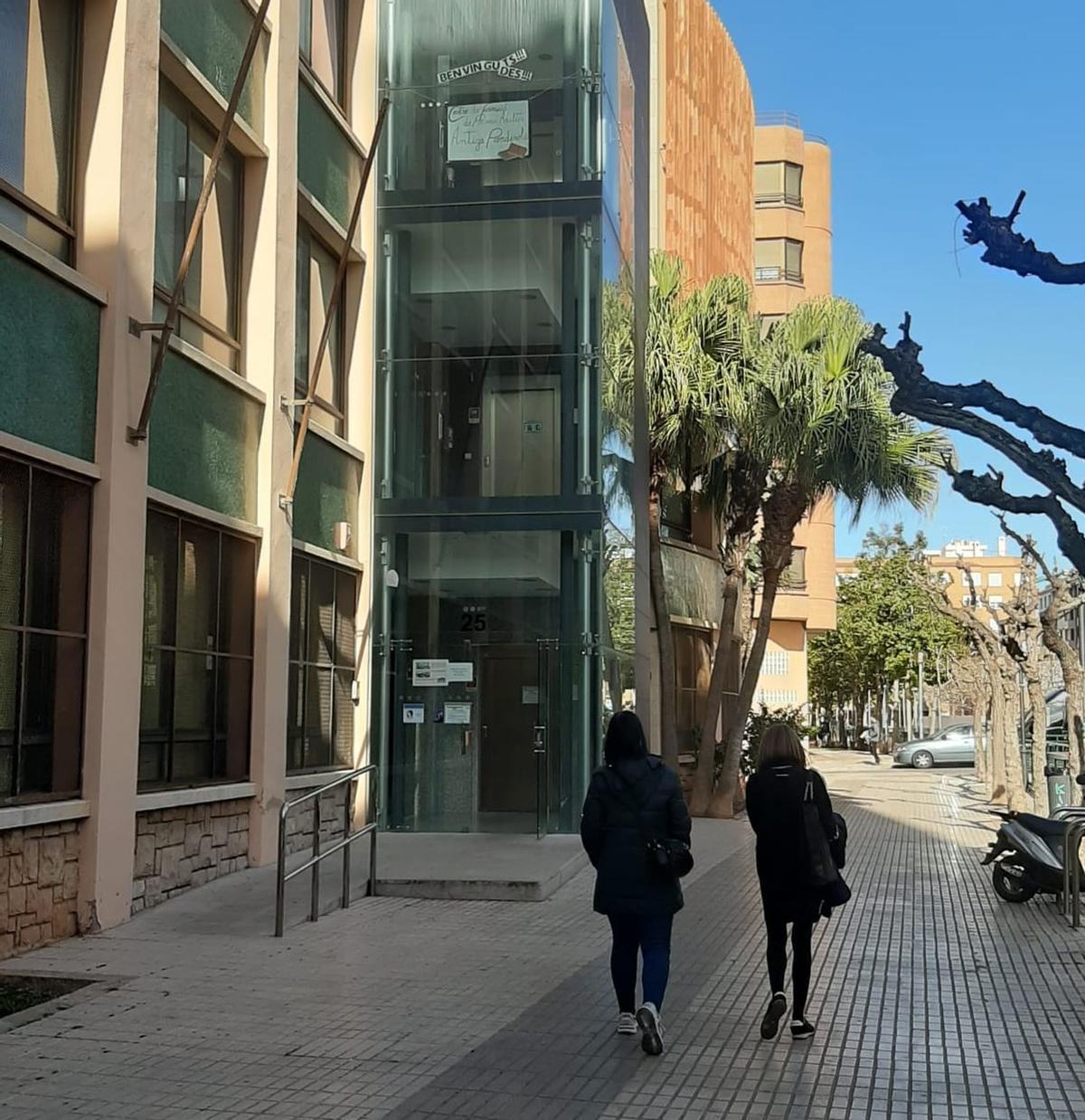 La antiga biblioteca municipal de Solades, en Vila-real, es remodelarà per a ser centre de salut.