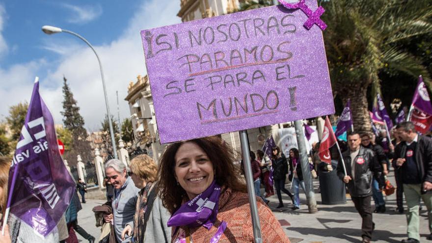 Servicios mínimos de domingo en los hospitales y de un directivo en colegios durante la huelga del 8M