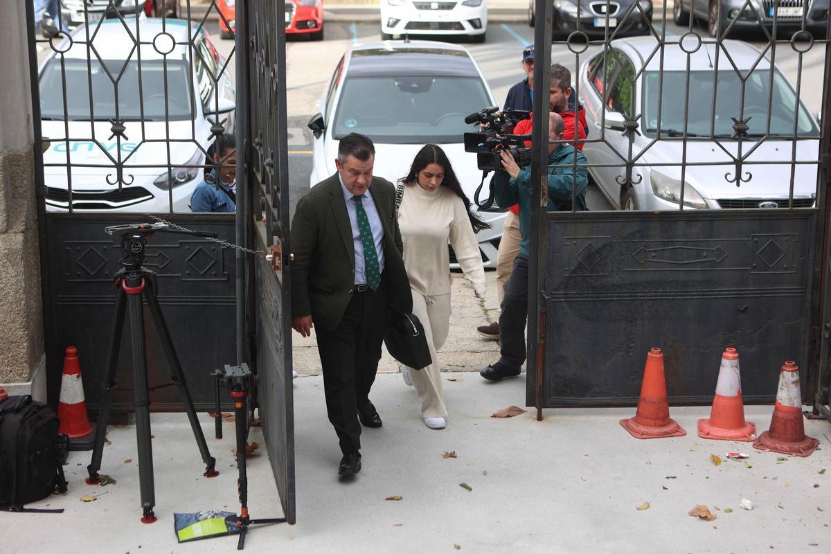 Los acusados en el crimen de Samuel Luiz llegan a la Audiencia Provincial para la lectura del veredicto