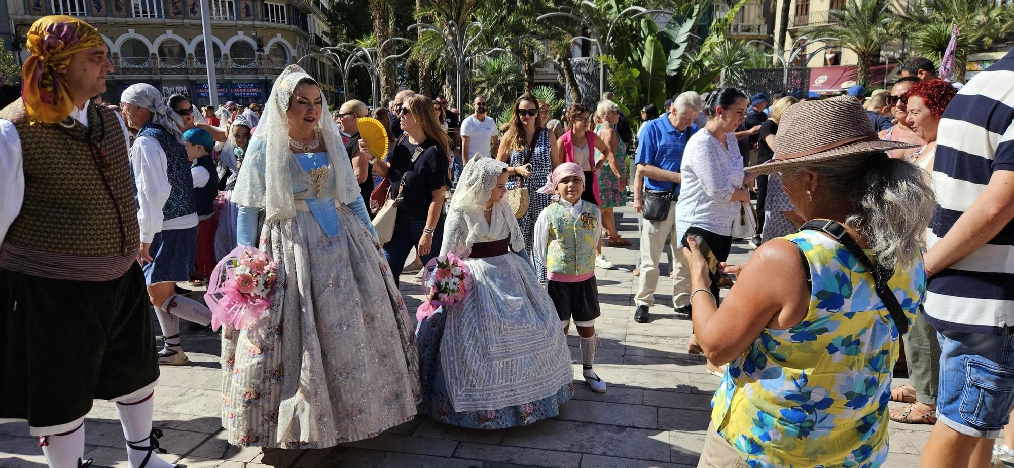 Una Ofrenda en pleno Septiembre con las Fallas del Marítimo