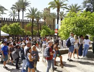 El Gobierno de España acusa a la Junta de Andalucía de «esconderse» con la tasa turística