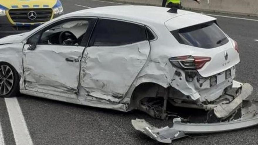 Un conductor kamikaze sufre un accidente en Ibiza
