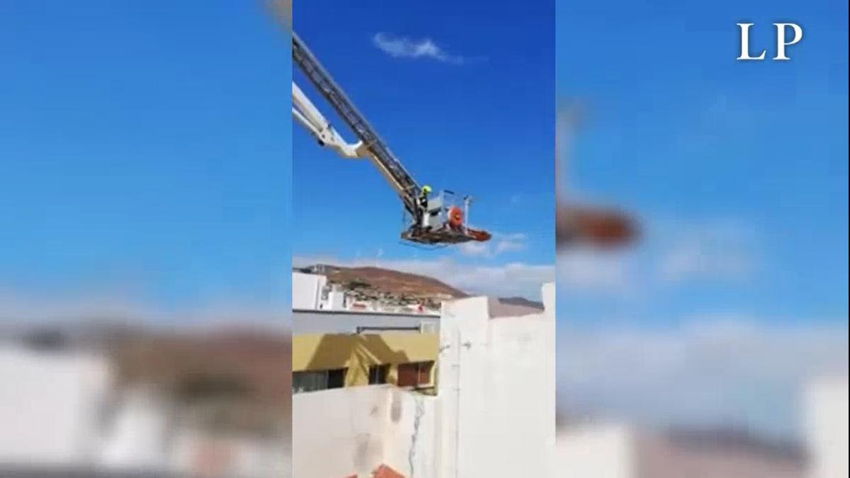 Espectacular rescate de un herido en el Cruce de Arinaga