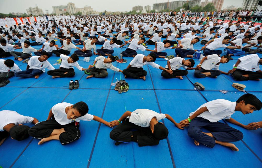 La India celebra el Día Internacional del Yoga