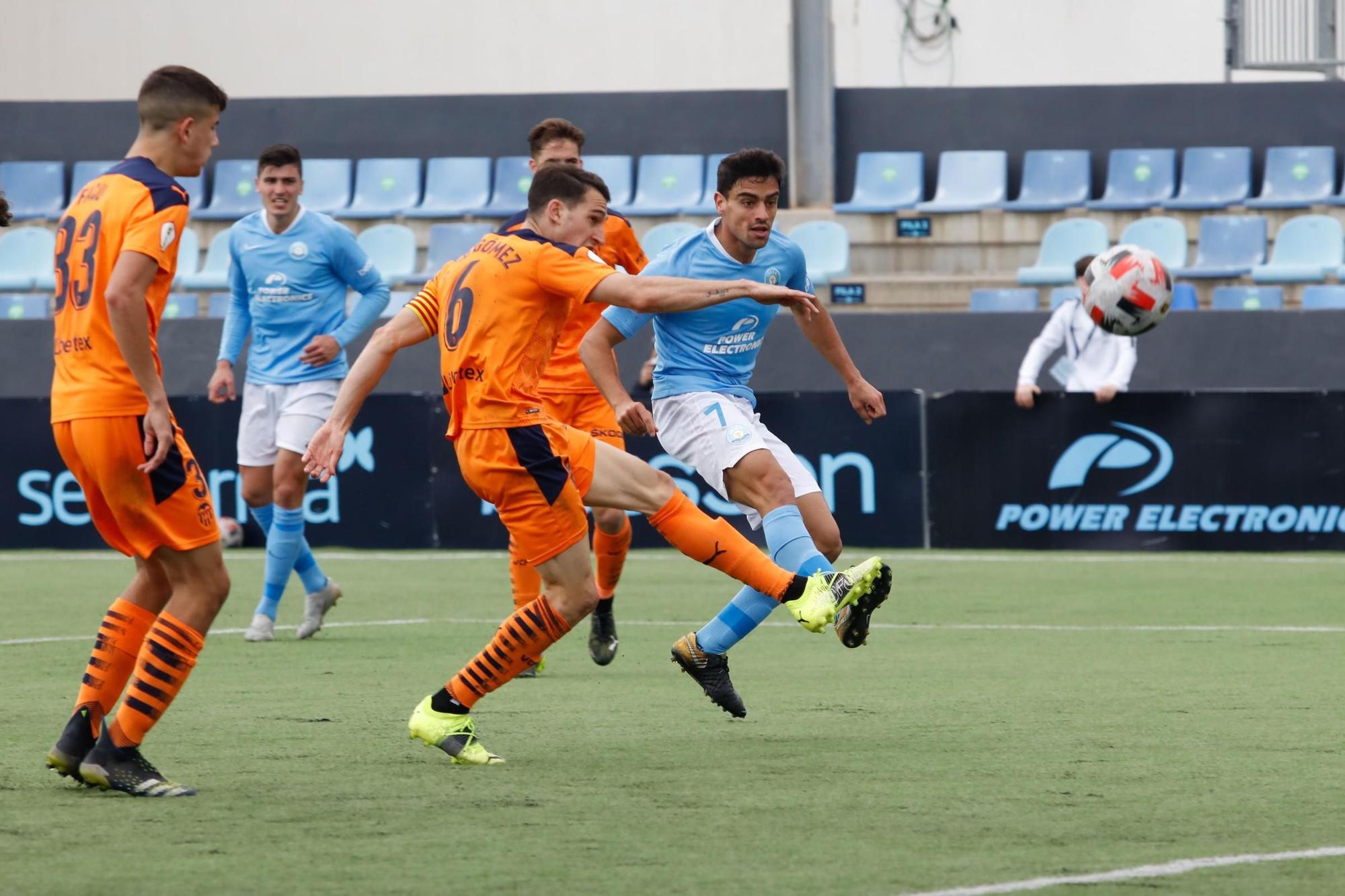 Imágenes del partido UD Ibiza - Valencia-Mestalla