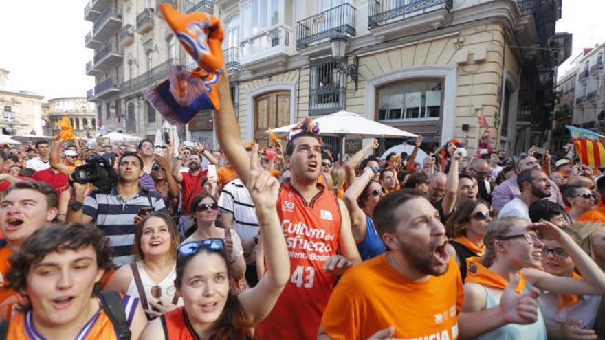 Festejos del Valencia Basket - De la Basílica a la Generalitat