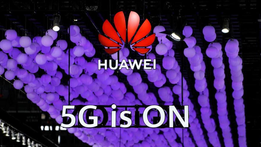 El logo de Huawei y su tecnología 5G.