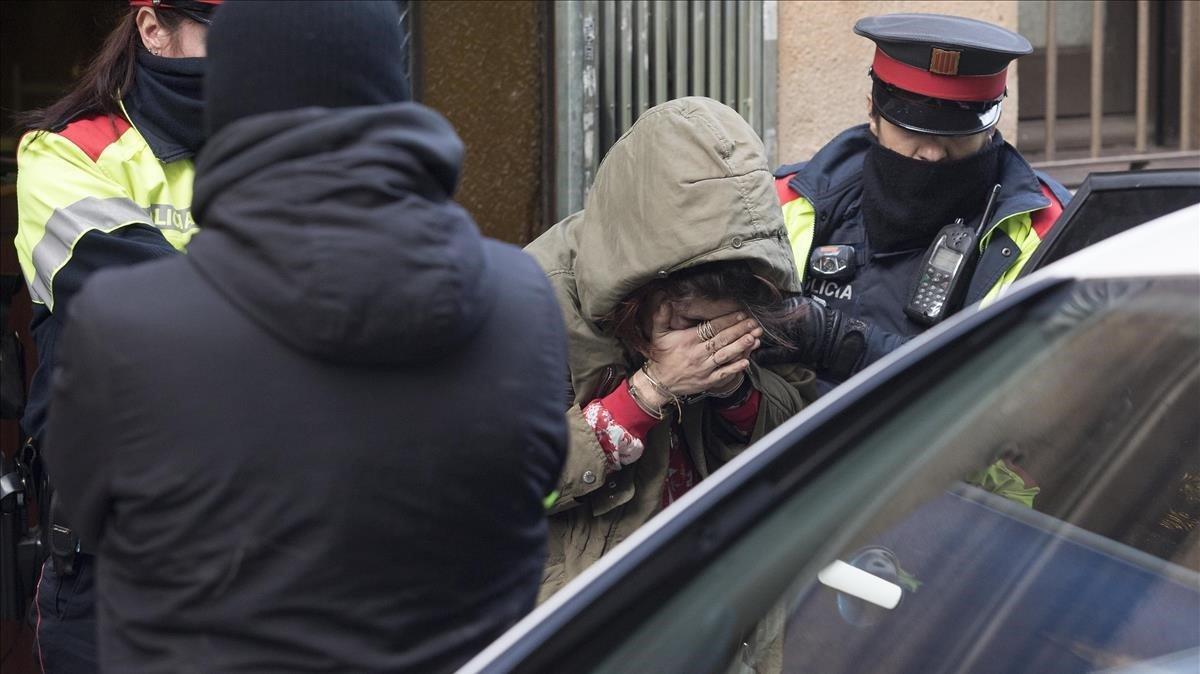 Operación antidroga de los Mossos en Poble Sec.