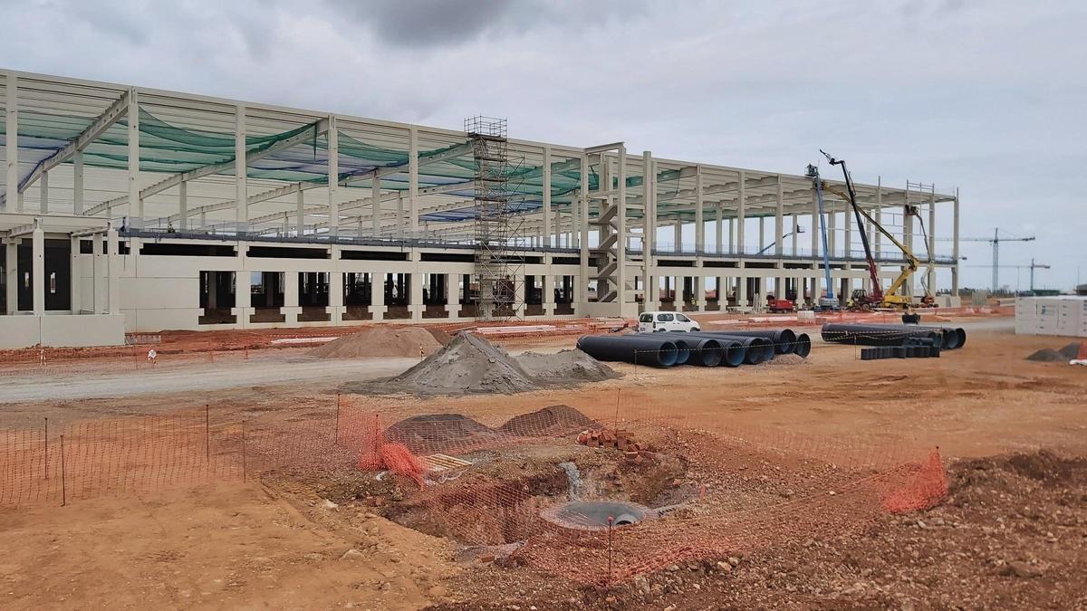 Avance de las obras del nuevo macrocentro logístico de Amazon en Onda.