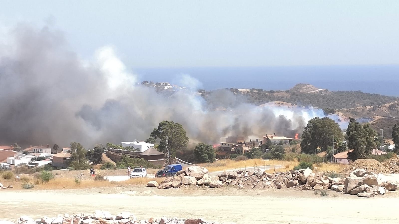 Incendio en Mijas, en la zona de Majadilla del Muerto, entre La Cala y Entrerríos