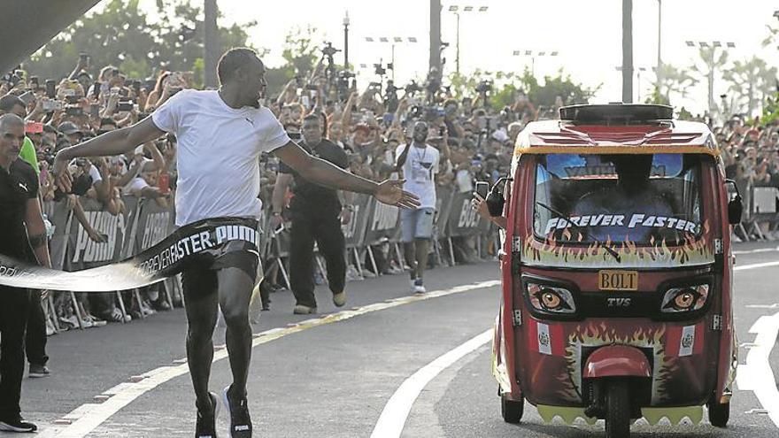 Bolt gana una carrera a un mototaxi en Lima