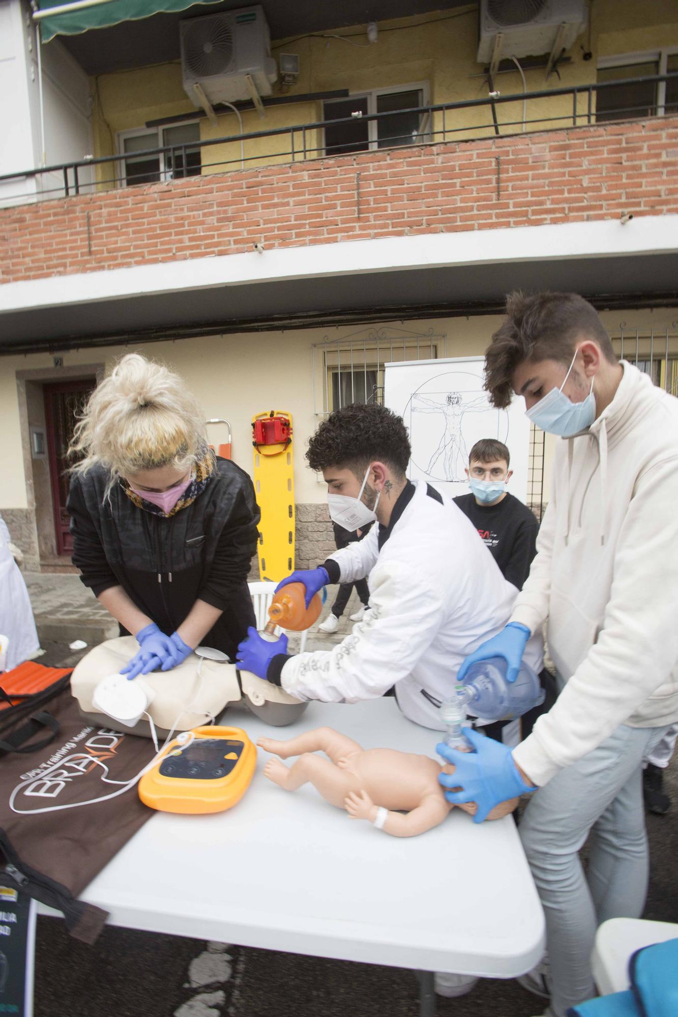 Talleres de estética, emergencias y laboratorios, en plena calle de Alicante