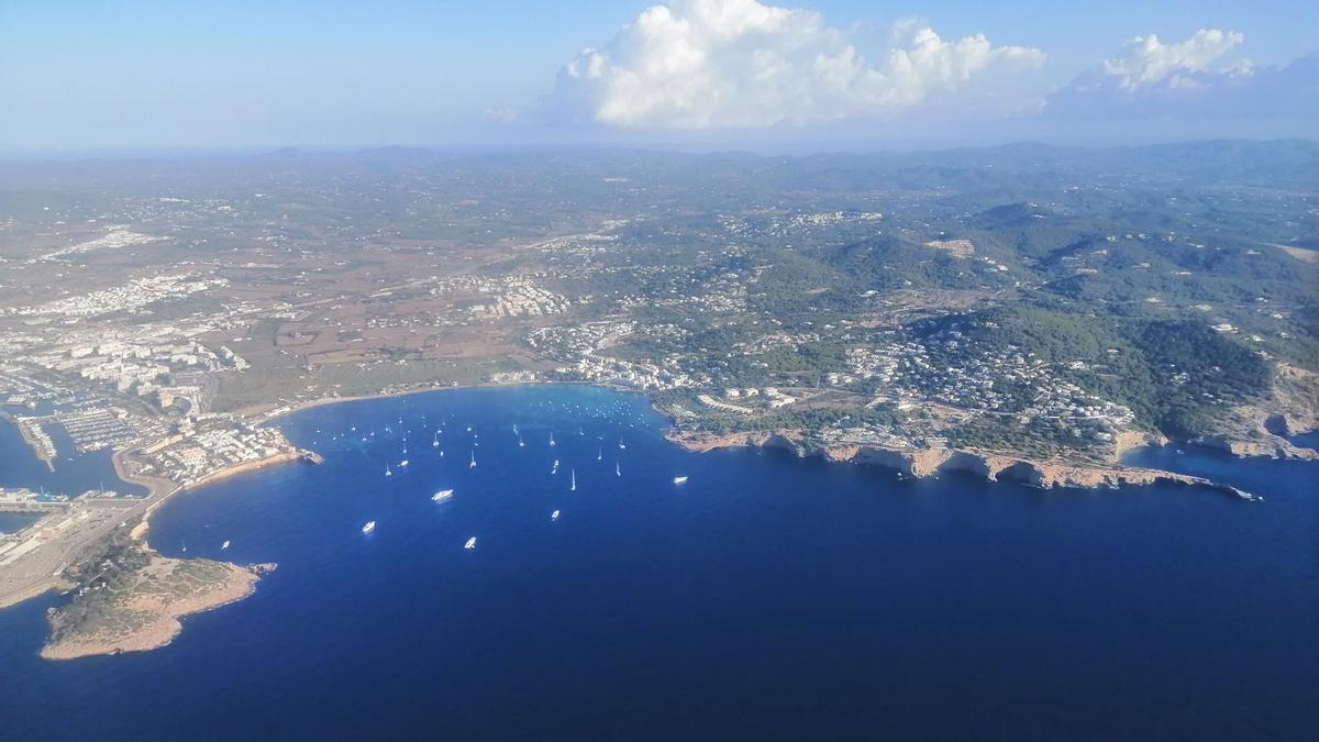 Vista aérea de la bahía de Talamanca. César Navarro