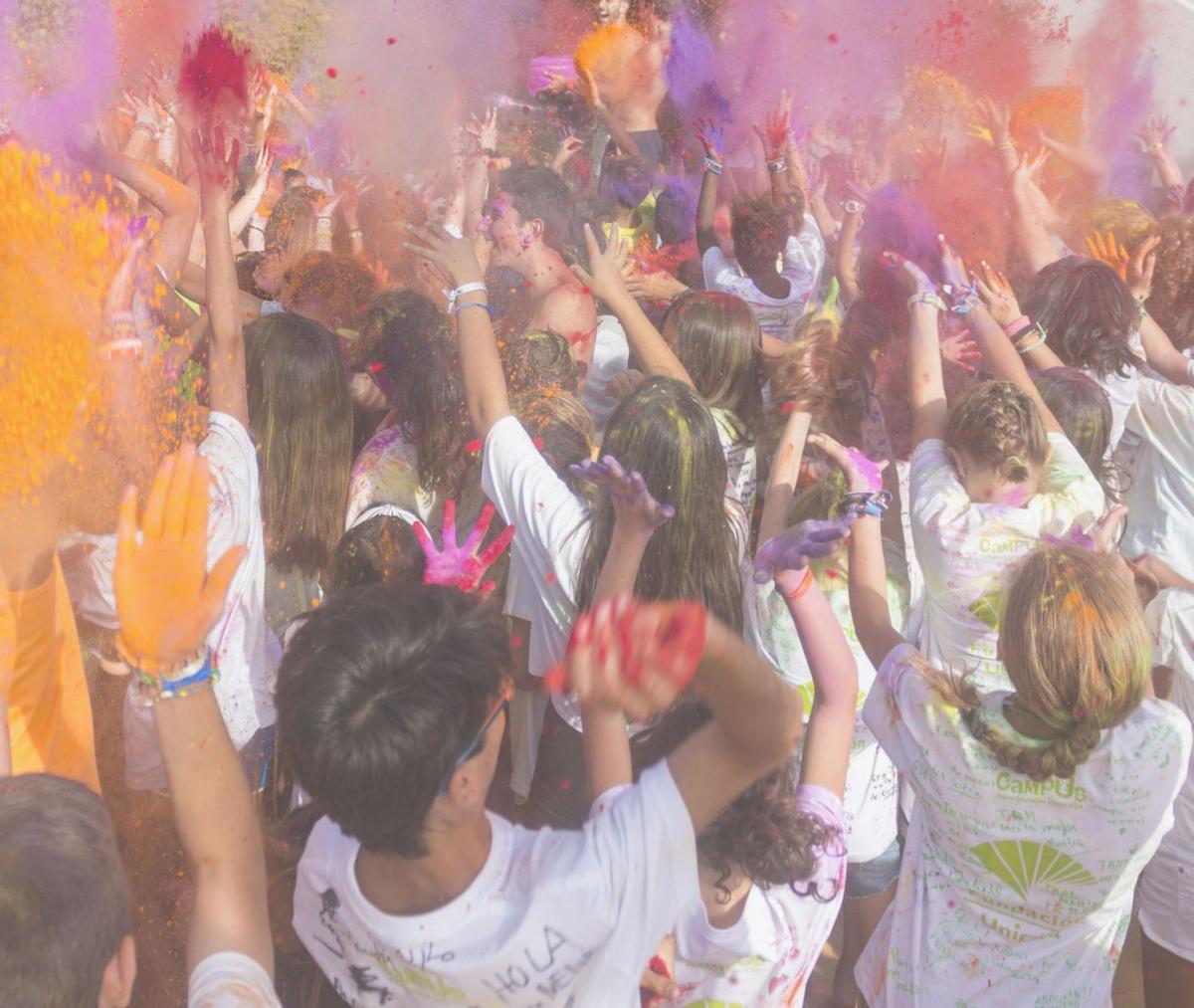 Los Campus tienen muchas actividades paralelas, como la fiesta de colores. | FUNDACIÓN UNICAJA