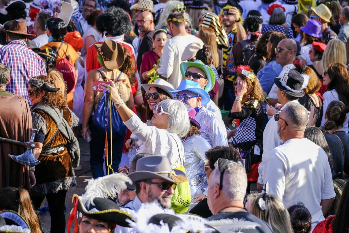 Participantes en el Carnaval de Día celebrado en Las Palmas de Gran Canaria el pasado sábado.