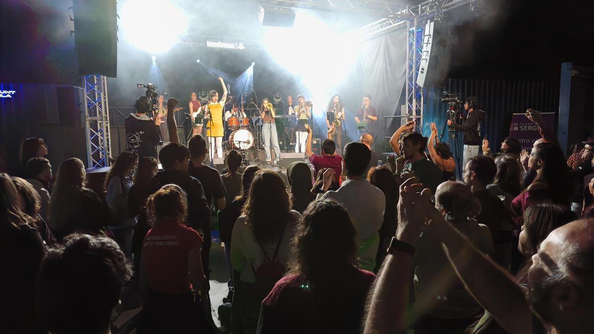 Concert solidari de Les Testarudes, aquest divendres al vespre.