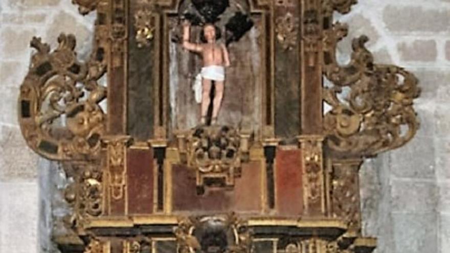 El misterio de la tumba oculta tras un retablo en la iglesia de Santa María do Azougue en Betanzos