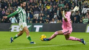 Resumen, goles y highlights del Betis 1 - 0 Las Palmas de la jornada 14 de LaLiga EA Sports