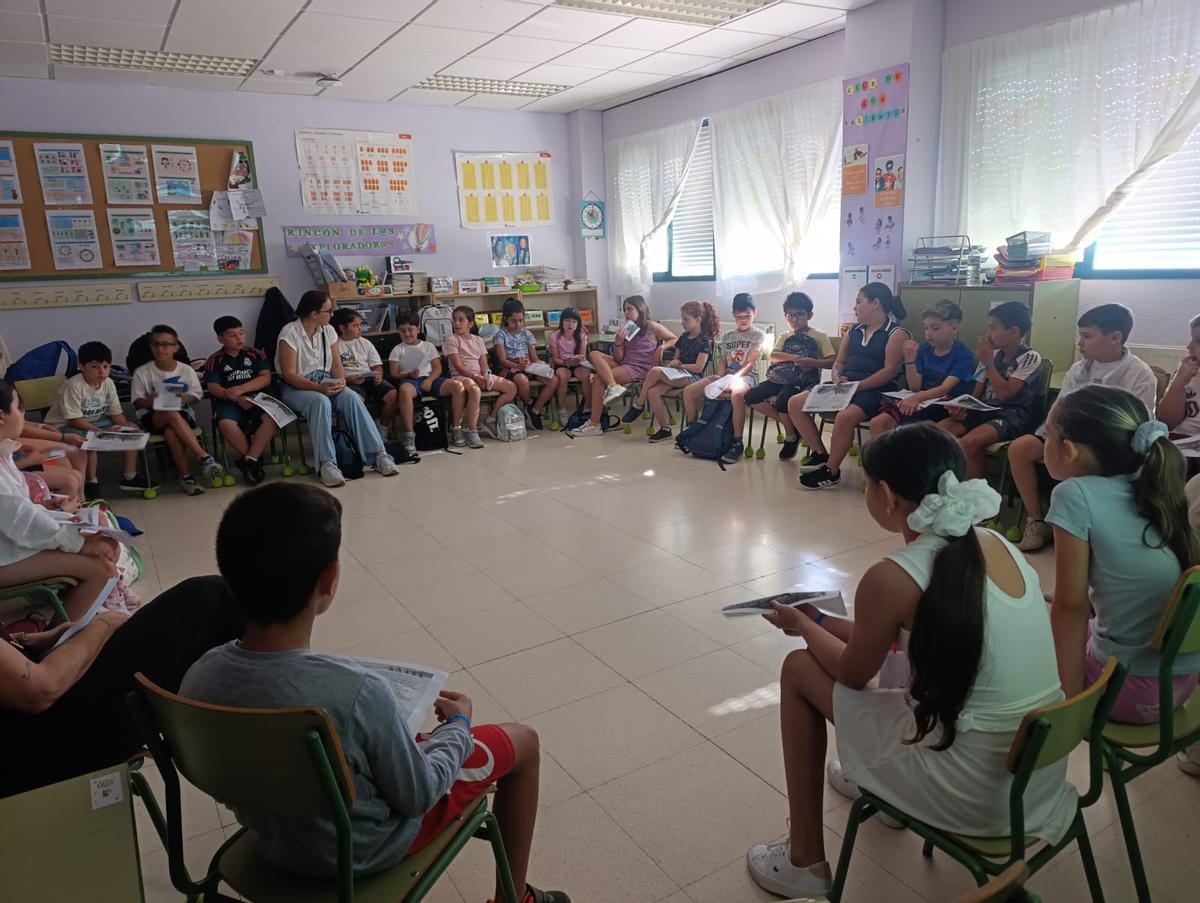 Imagen de una de las tertulias literarias dialógicas celebradas por el colegio Nuestra Señora de Fátima de Badajoz.