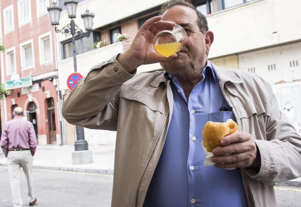 Espicha y charanga en las fiestas de Santa Filomena en Santullano