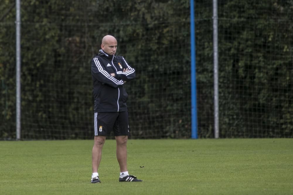 Primer entrenamiento del Real Oviedo después del derbi