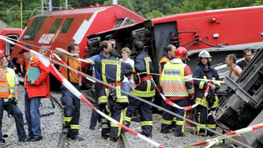 Un muerto tras el descarrilamiento de un tren en Suiza.