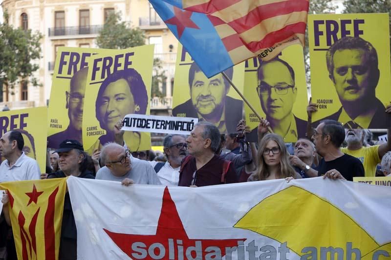 Concentración en València contra la sentencia del 'procés'