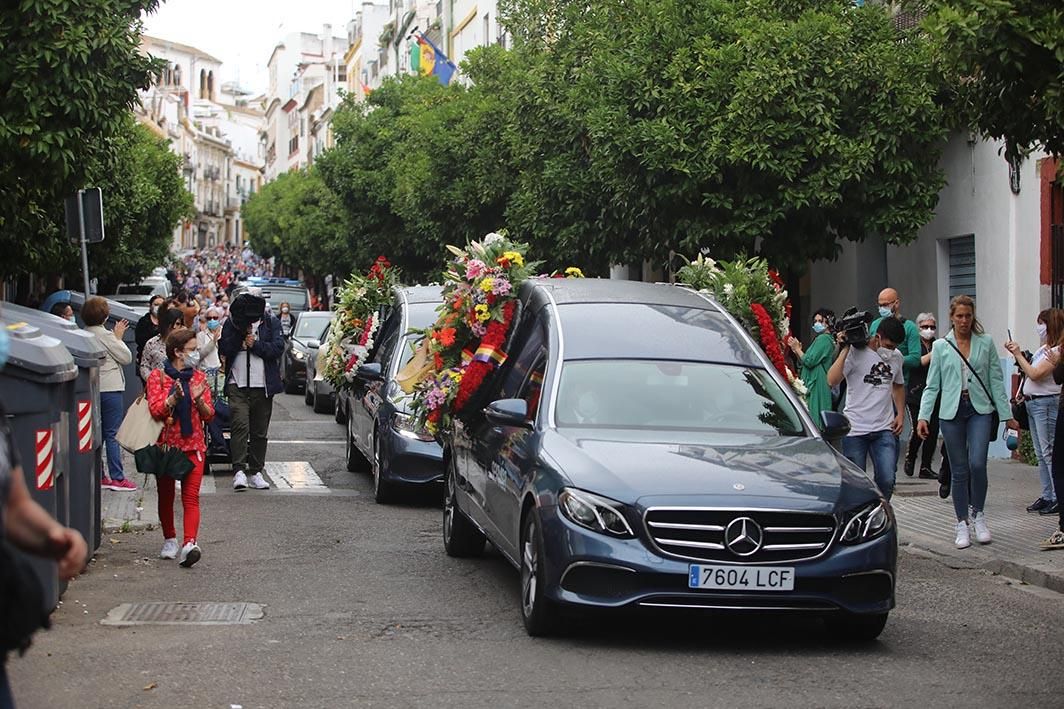 Adiós a Julio Anguita: Córdoba despide entre aplausos a su primer alcalde de la democracia