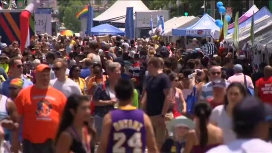 La marcha del Orgullo Gay de Los Angeles se solidariza con las víctimas de Orlando