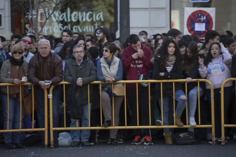 Búscate en la mascletà del 8 de marzo