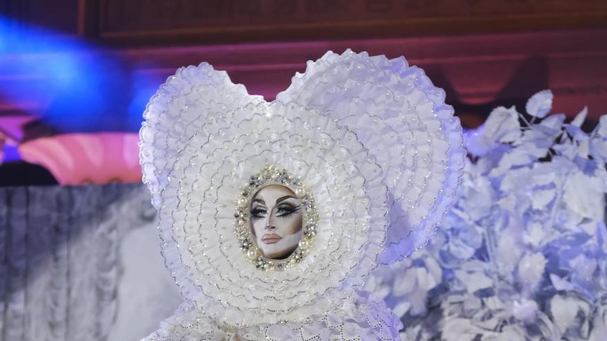 Actuación de Drag Kiowa en la Gala Drag del Carnaval de Las Palmas 2022