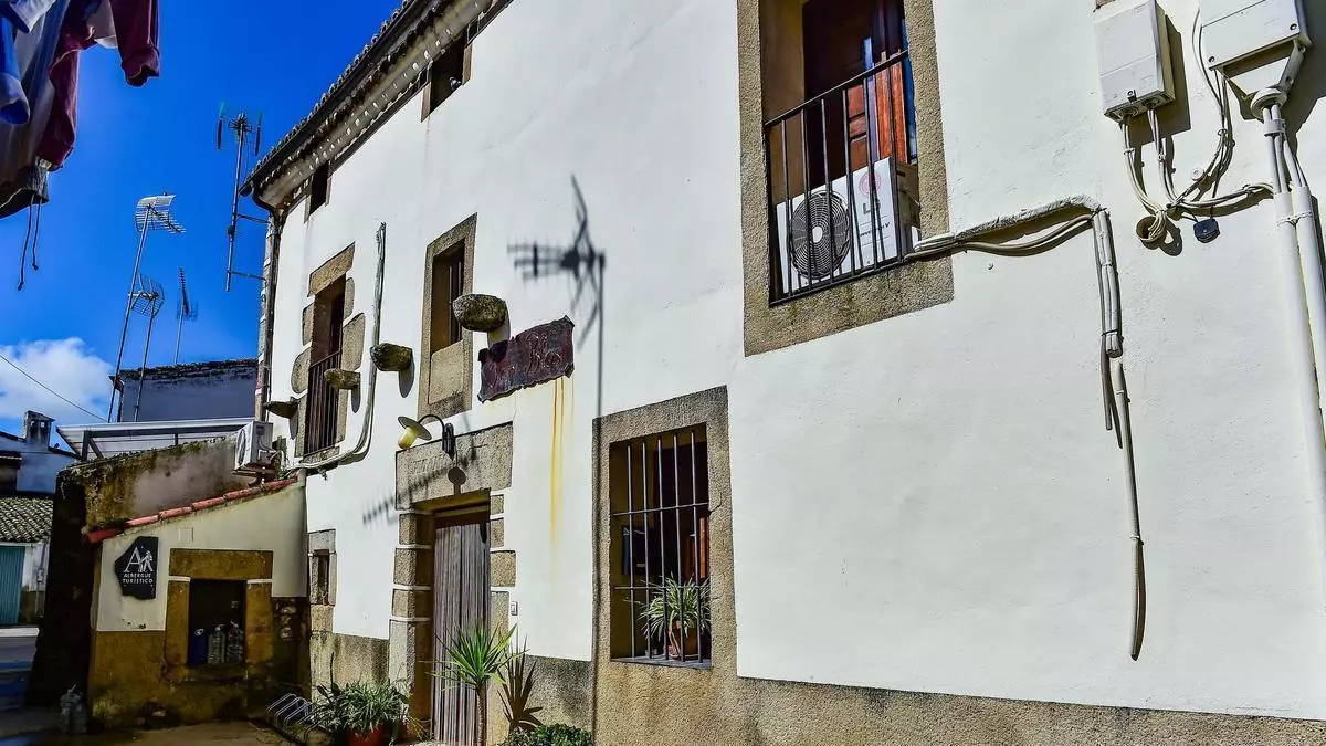 El albergue de Oliva de Plasencia que reúne hasta nueve nacionalidades en la Vía de la Plata