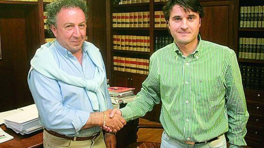 Elpidio Otero y Leandro Fernández, el día de la presentación del entrenador.