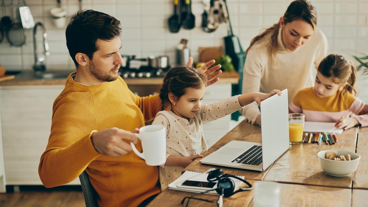 Que ambos padres compatibilicen el cuidado de los hijos, clave.