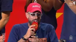 Borja Iglesias sorprende en la celebración del Mundial cantando un clásico del rap español