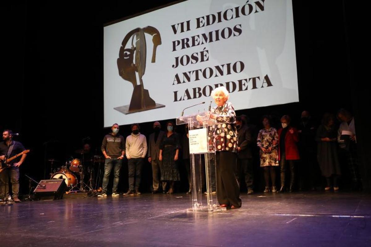 Juana de Grandes, directora de la fundación se dirigió al público. | ÁNGEL DE CASTRO