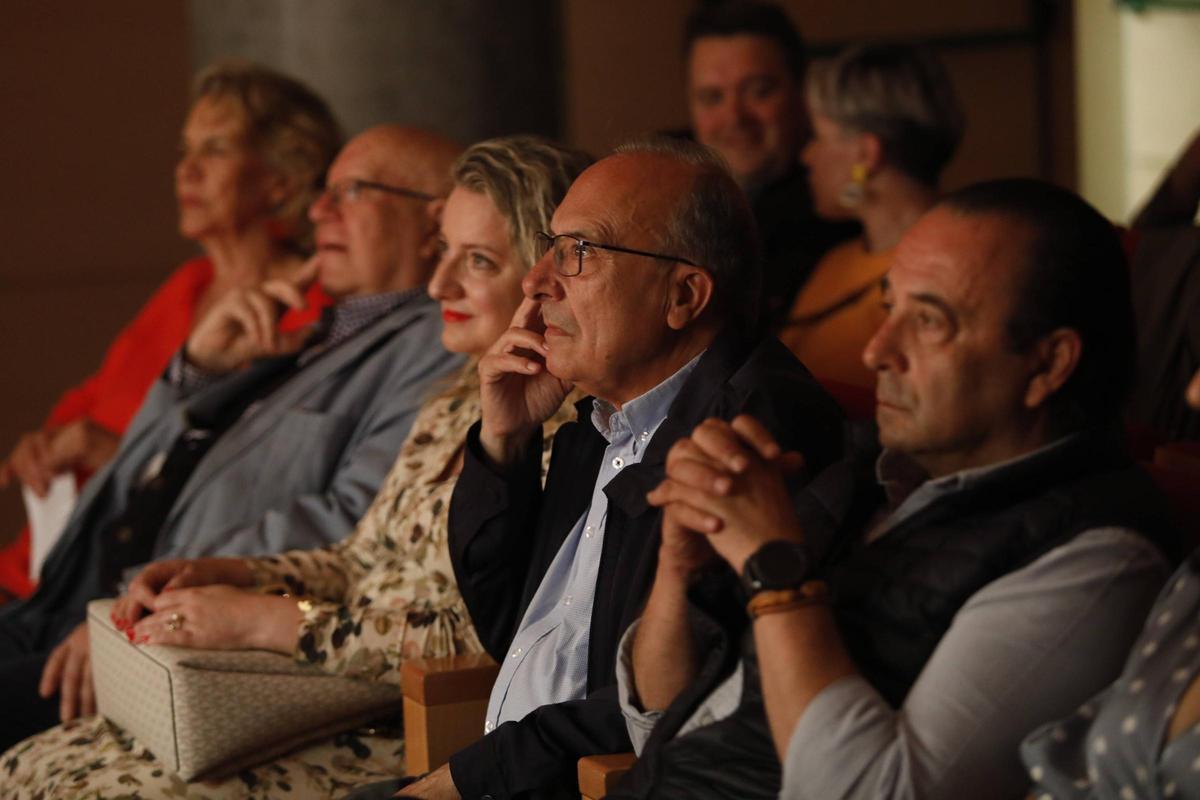 EN IMÁGENES: así fue el sentido homenaje a Guillermo García-Alcalde en la Sociedad Filarmónica de Oviedo