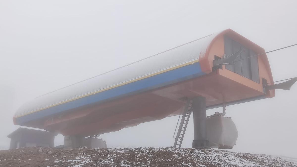 Primeras nieves, ayer, en la zona alta de Valgrande-Pajares