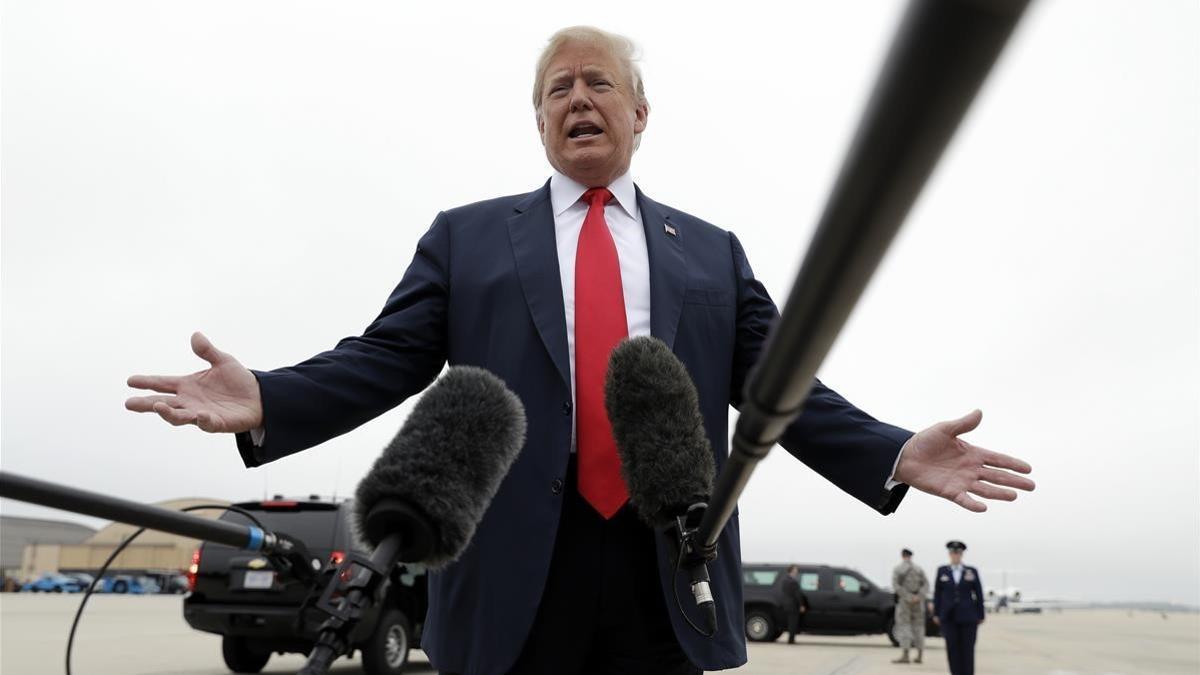 zentauroepp43560120 president donald trump speaks to the media before boarding a180531161335