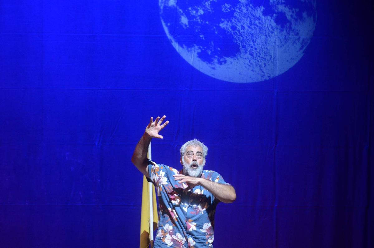 Carlos Blanco durante una actuación en el auditorio de A Illa