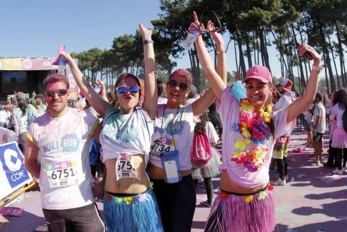 Samil se tiñe de múltiples colores con la Holi Run