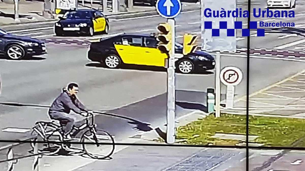 La Guardia Urbana difunde una nueva foto del ciclista que atropelló a un bebé y huyó en Barcelona