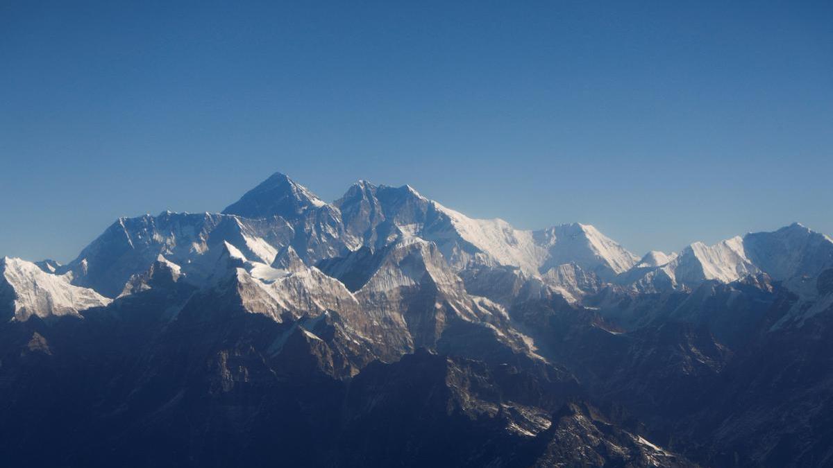 Una zona muntanyosa prop de l'Everest