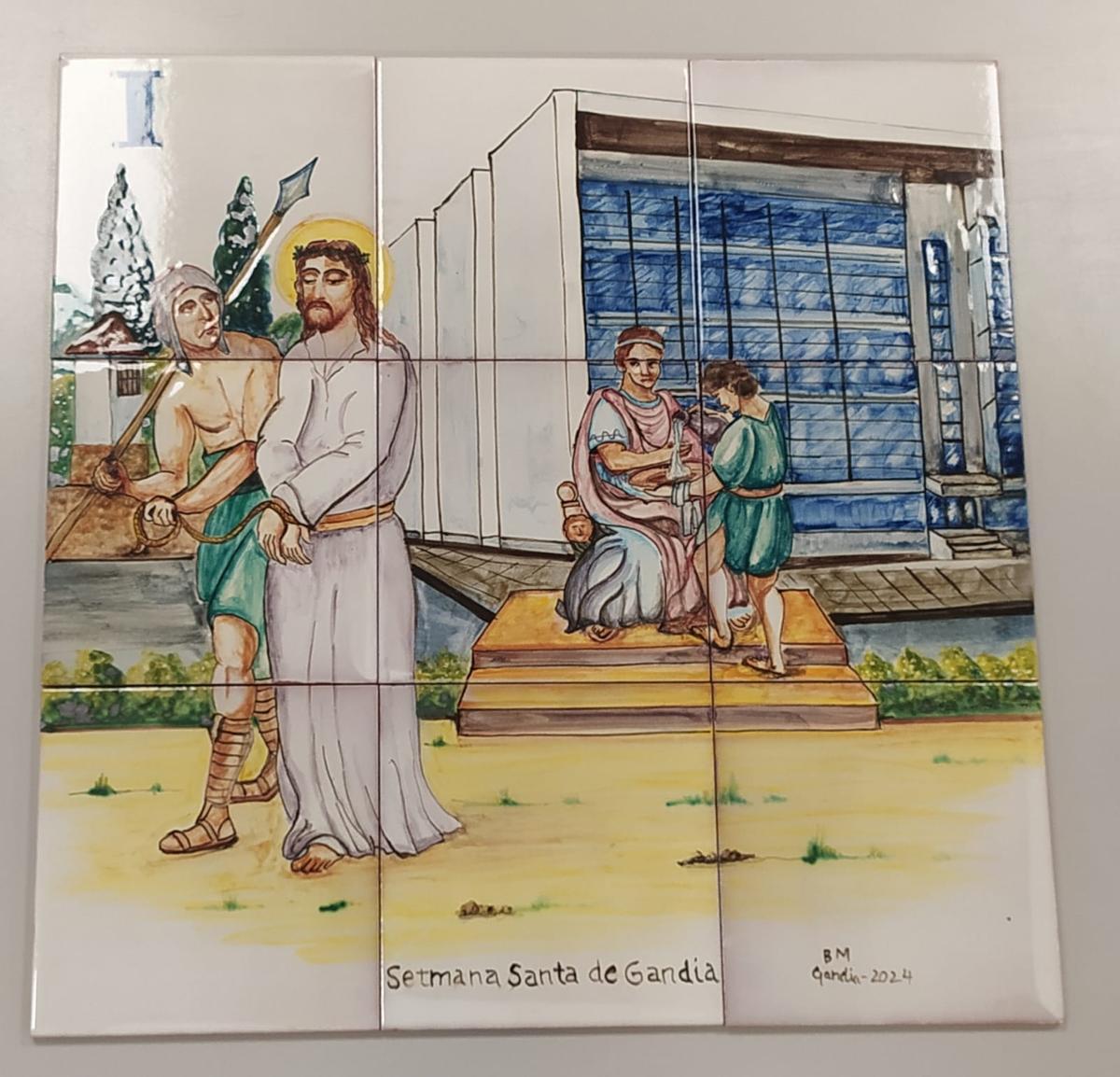 El azulejo del juicio a Jesús, con el perfil del nuevo Palacio de Justicia de Gandia.